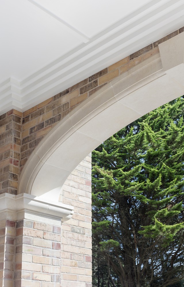 stone detail martello 